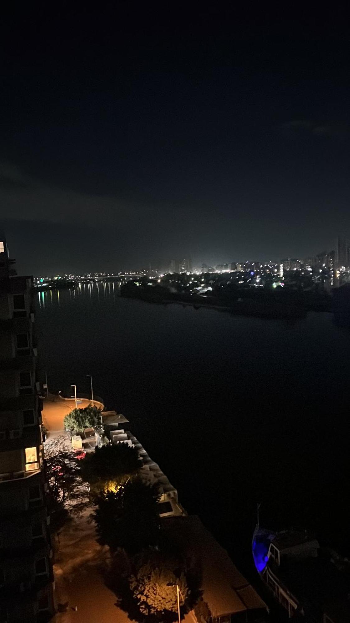 شقه فندقيه عائليه اطلاله على النيل بانوراما Apartment *